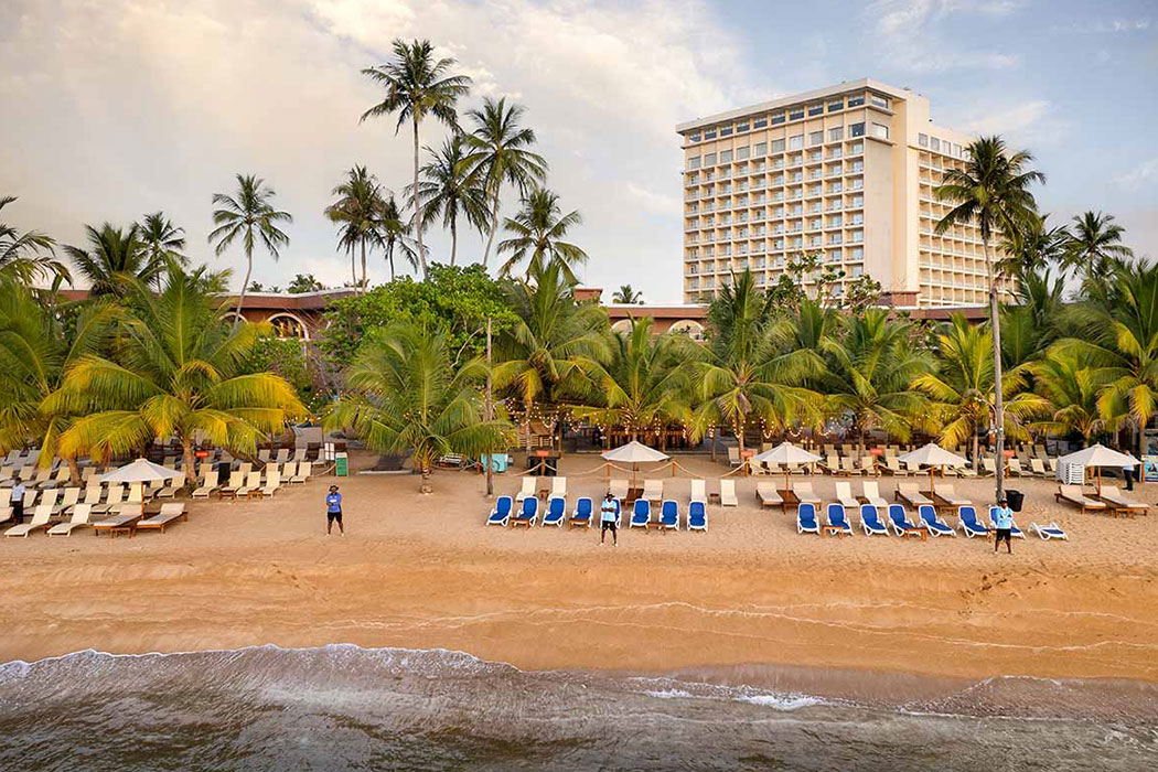 Exploring Unawatuna: Beaches, Water Sports & Cultural Experiences